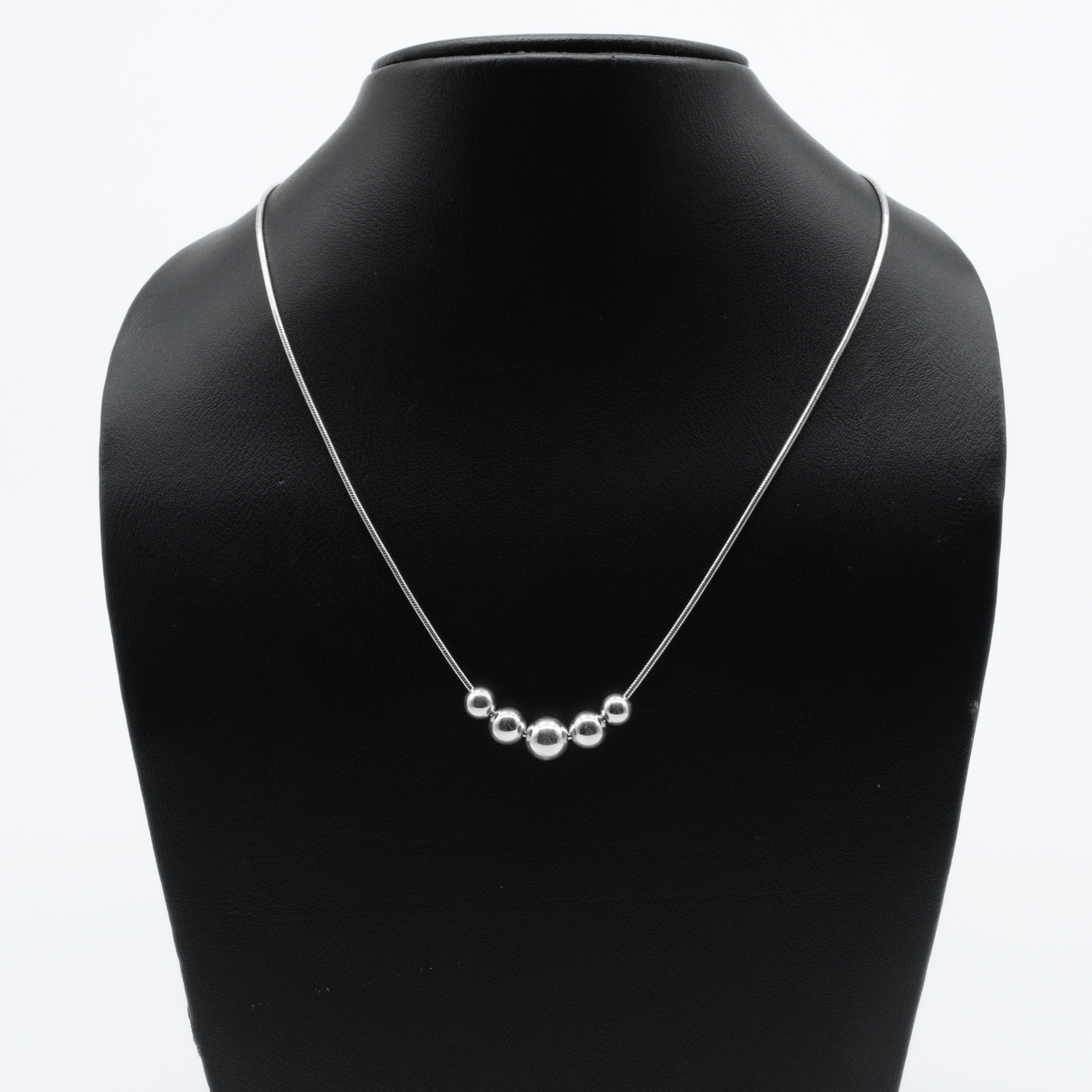 Five Bead Chain in 925 Silver Main image