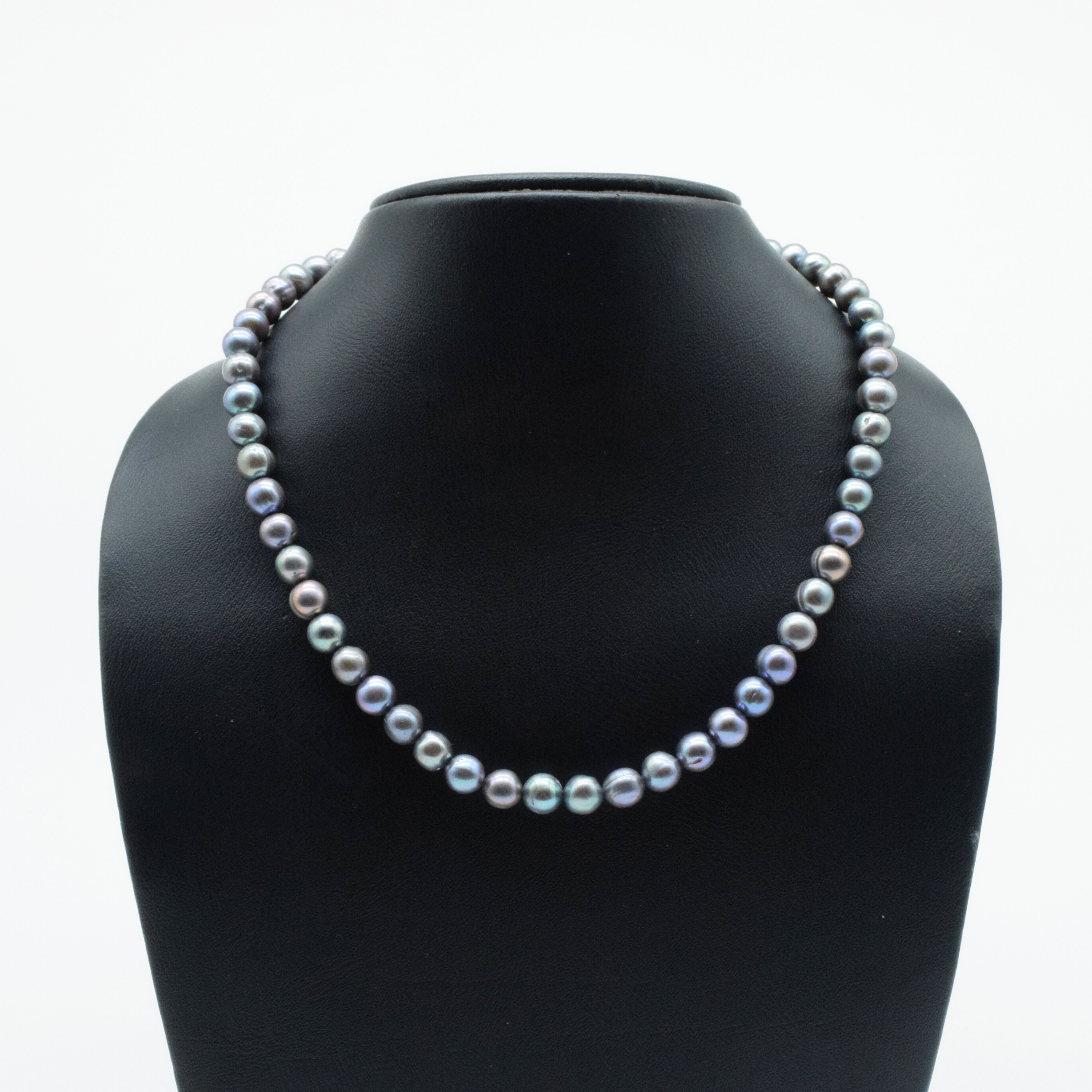 Freshwater Pearl Necklace with 925 Silver Clasp Main image