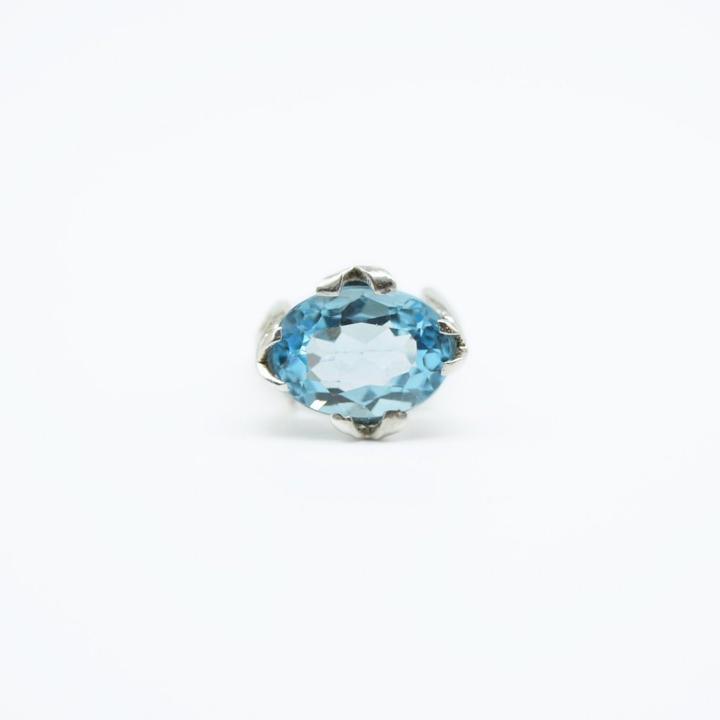 Stunning Blue Topaz Cocktail Ring in 925 Silver