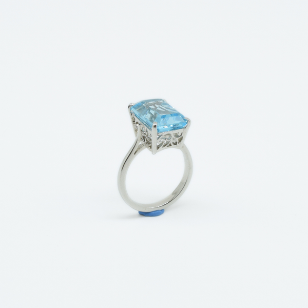 Step-cut Blue Topaz Ring in 925 Silver