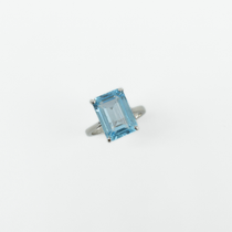Step-cut Blue Topaz Ring in 925 Silver