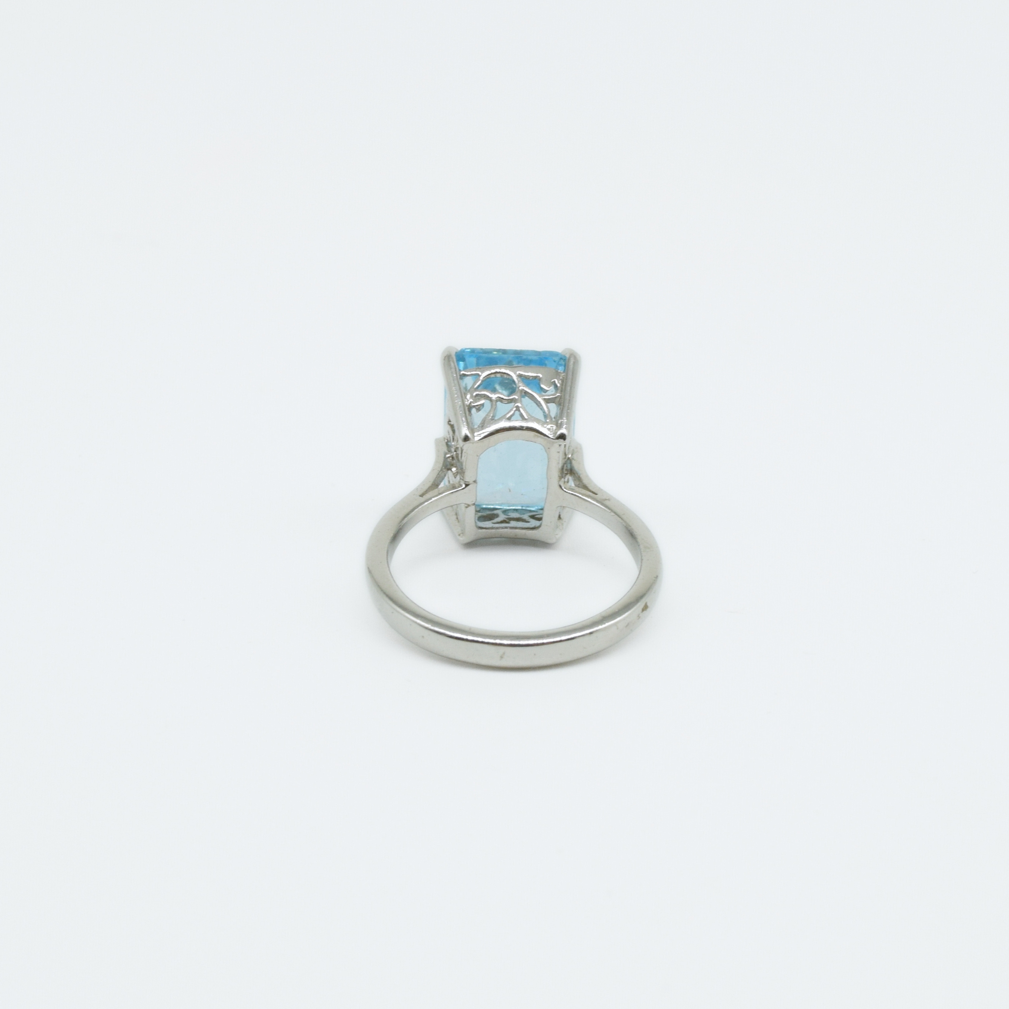Step-cut Blue Topaz Ring in 925 Silver