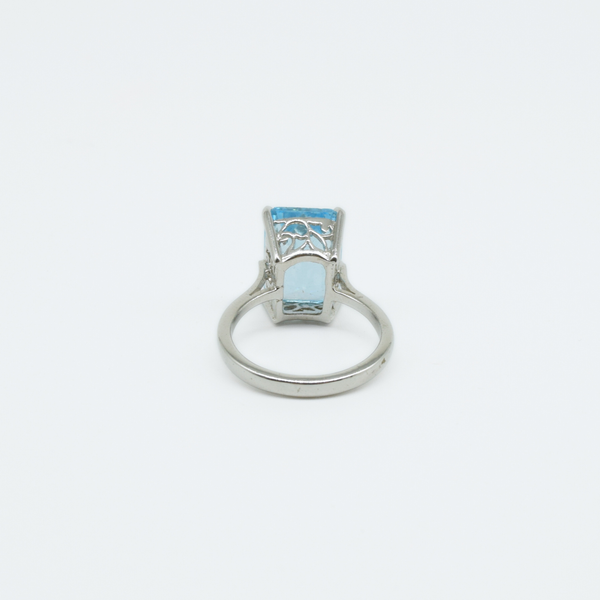 Step-cut Blue Topaz Ring in 925 Silver