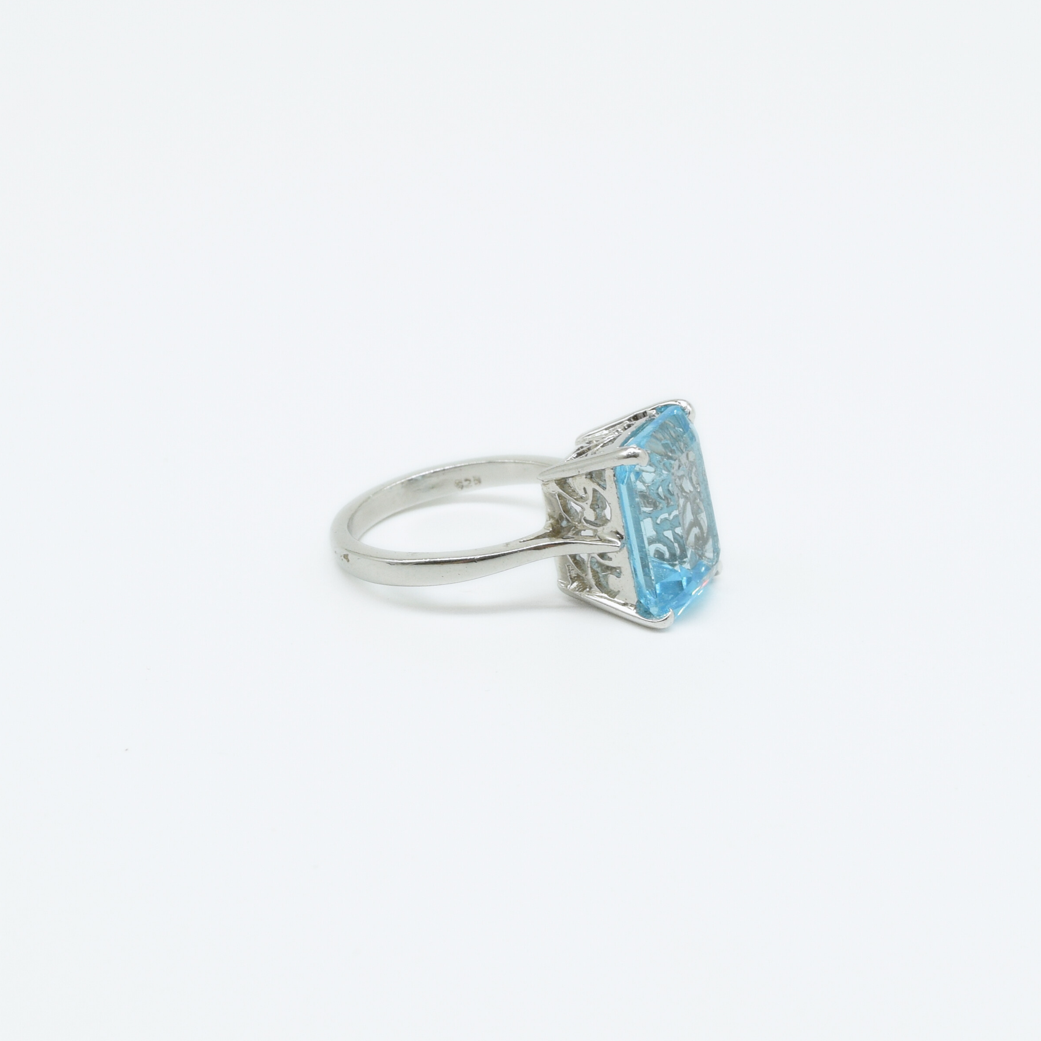 Step-cut Blue Topaz Ring in 925 Silver Main image