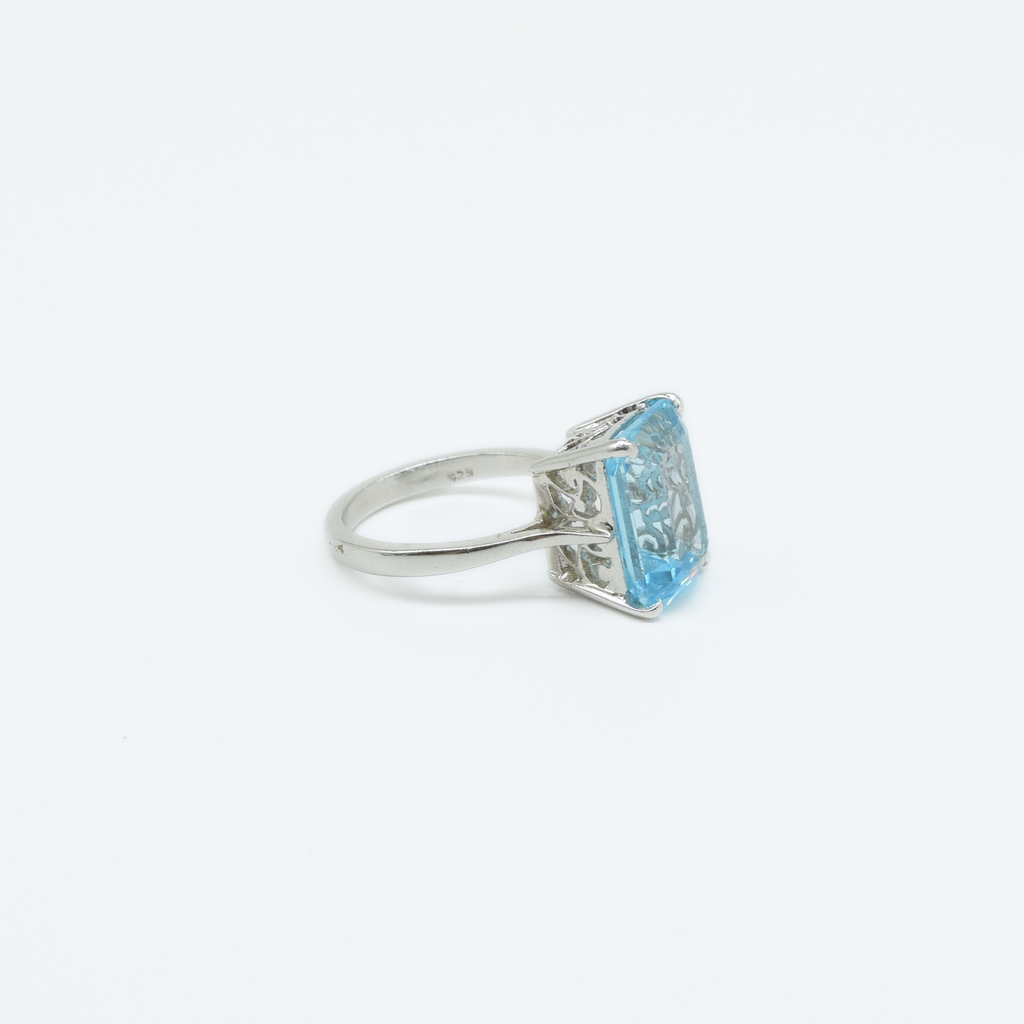 Step-cut Blue Topaz Ring in 925 Silver
