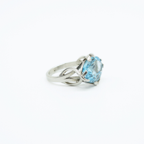 Stunning Blue Topaz Cocktail Ring in 925 Silver