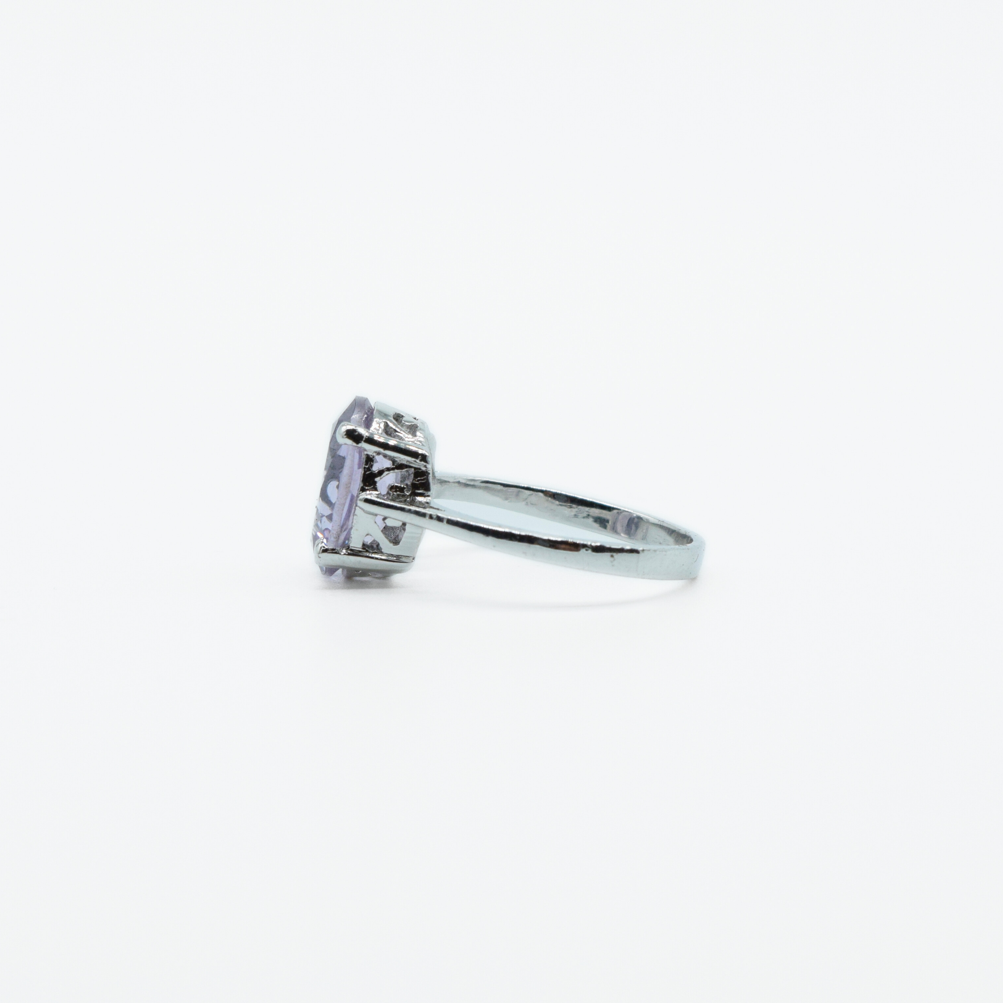 Oval Faceted Ring in 925 Silver