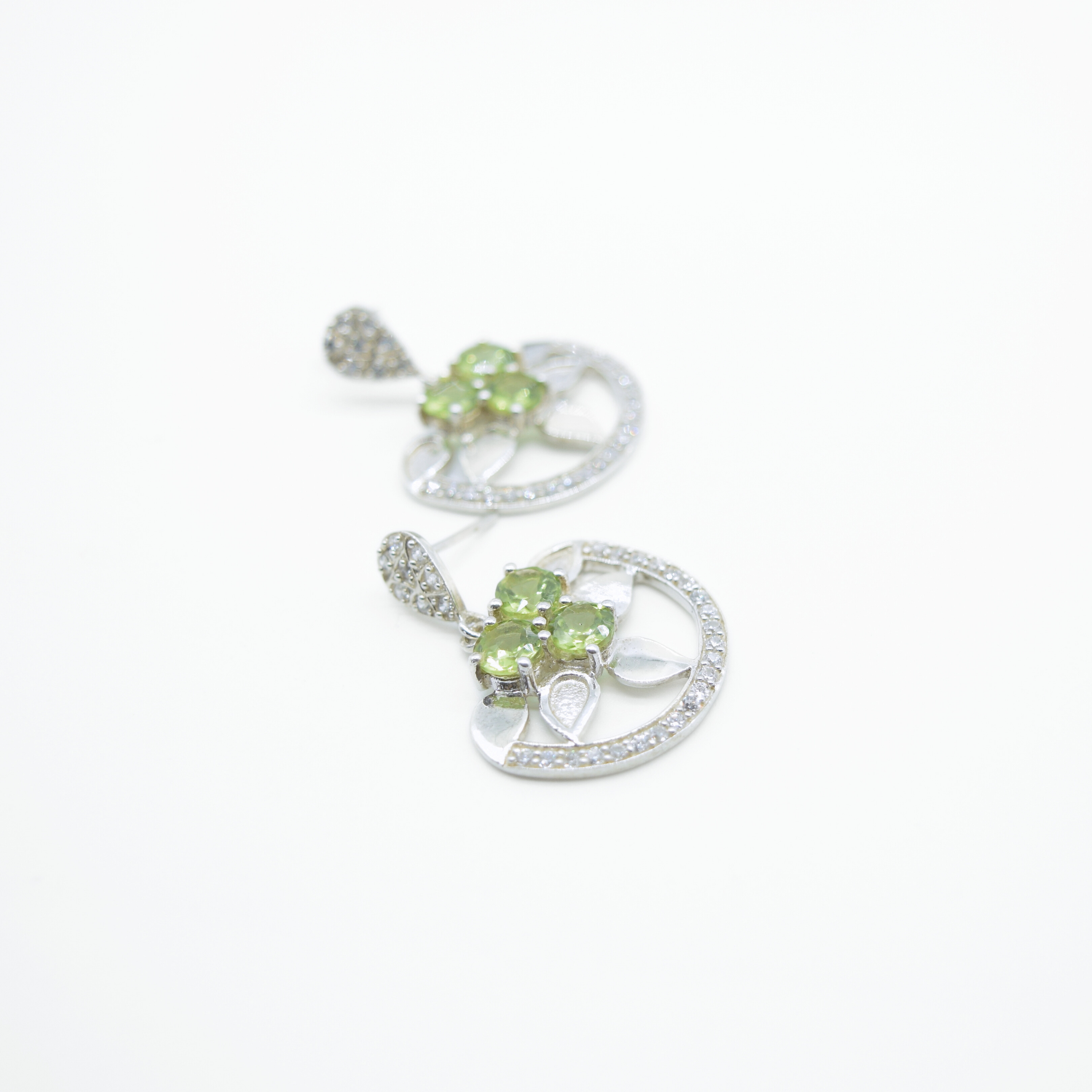Floral Peridot Earrings in 925 Silver Secondary image