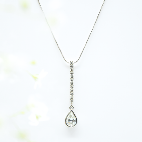 Elegant Zircon Drop Pendant in 925 Silver