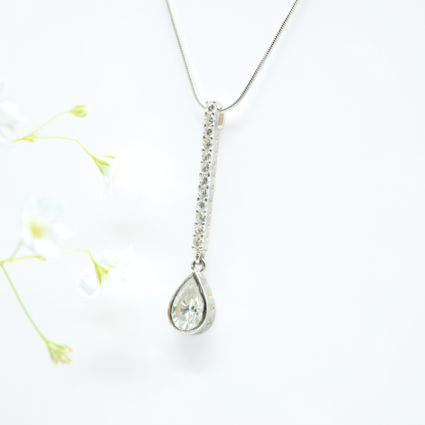 Elegant Zircon Drop Pendant in 925 Silver