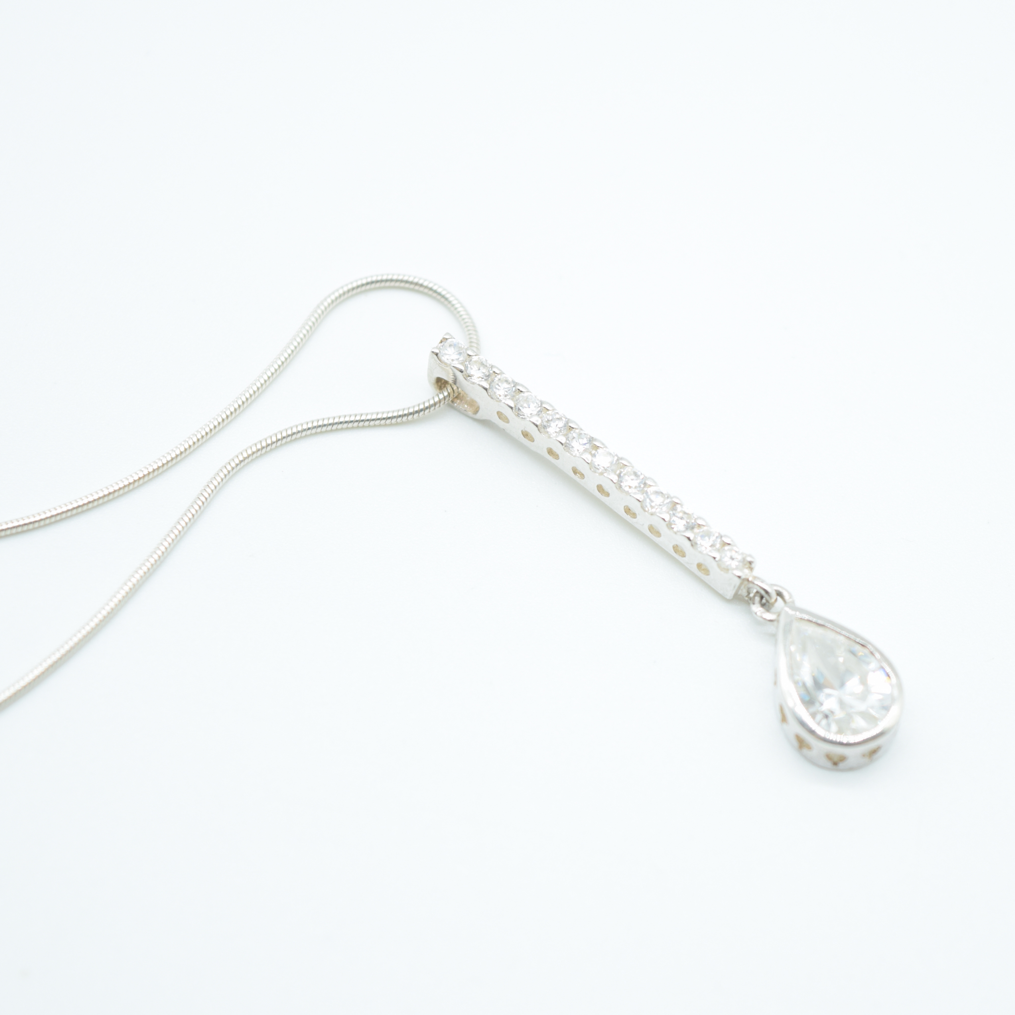 Elegant Zircon Drop Pendant in 925 Silver