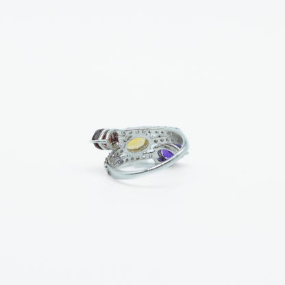 Tri-Stone Ring with an Overlapping Band in 925 Silver