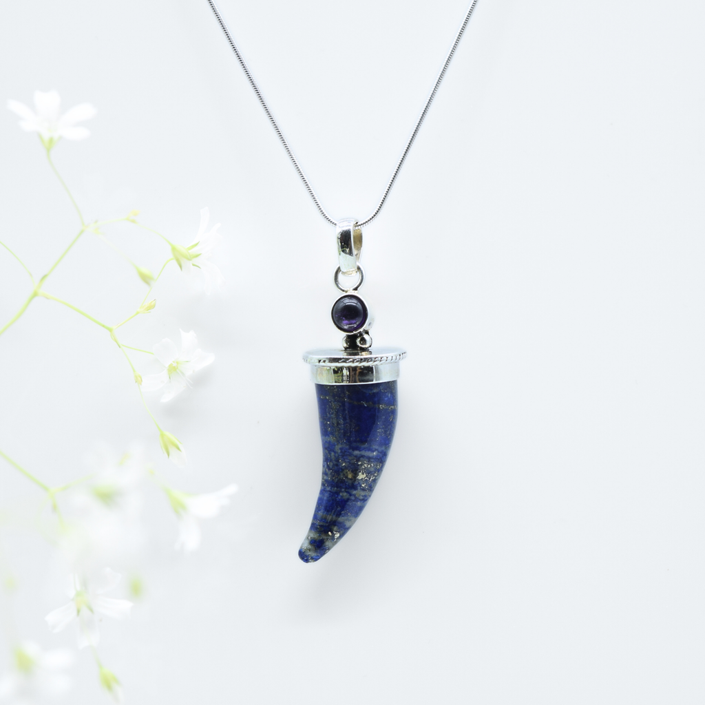 Lapis Lazuli Shark's Tooth Pendant with an Amethyst Accent in 925 Silver
