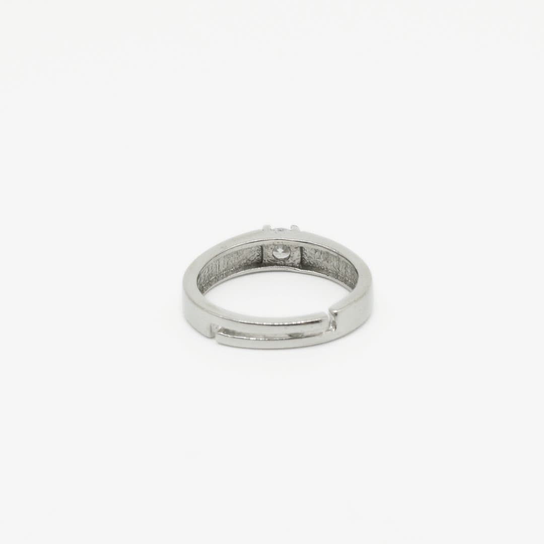 Classic Zircon Ring in 925 Silver - IAC Galleria