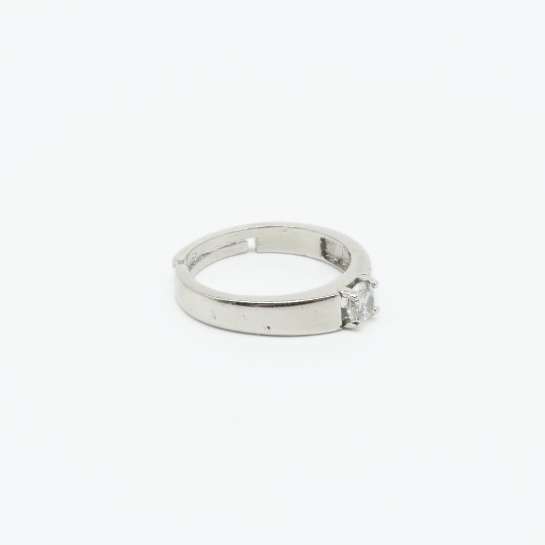 Classic Zircon Ring in 925 Silver - IAC Galleria