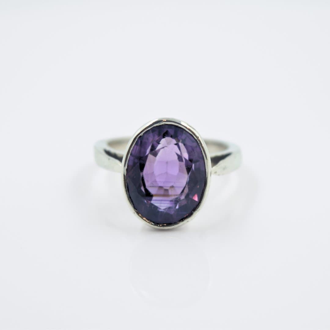 Faceted Oval Amethyst Ring in 925 Silver - IAC Galleria