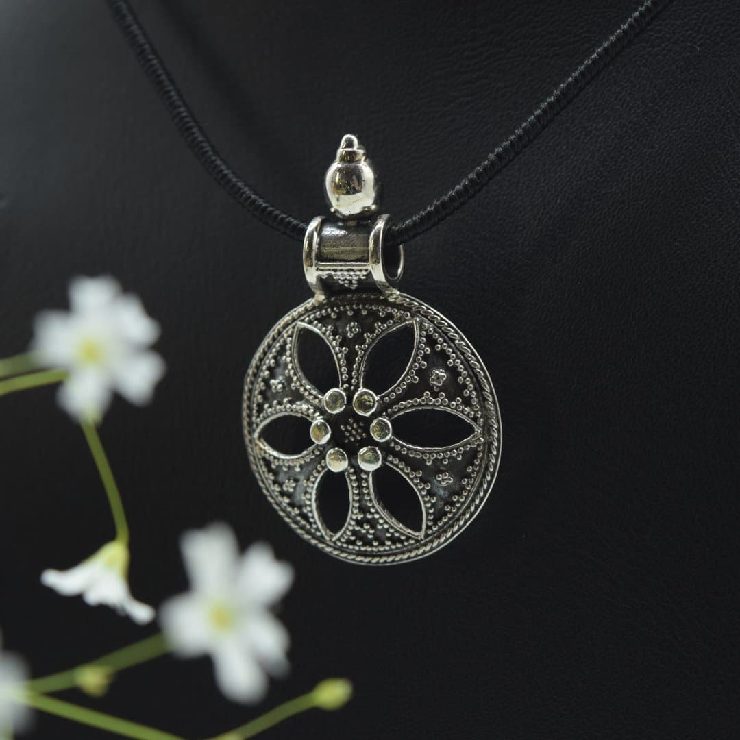 Round Medallion with Flower Petals Pendant in 925 Silver- Without Chain - IAC Galleria