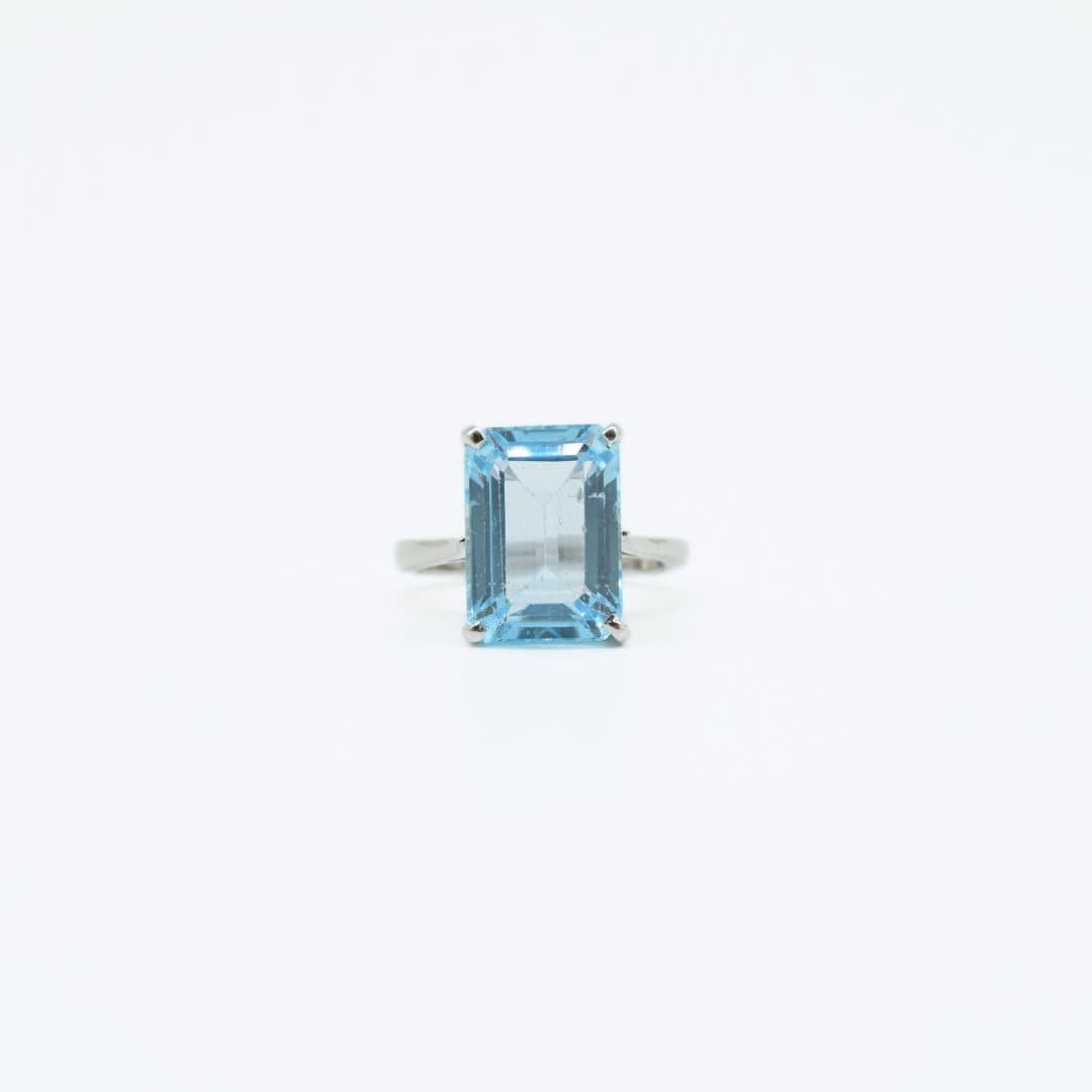 Step-cut Blue Topaz Ring in 925 Silver - IAC Galleria