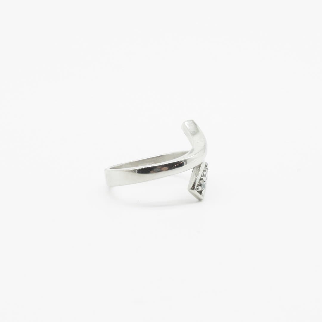 Zircon Ring with an Overlapping Band in 925 Silver - IAC Galleria